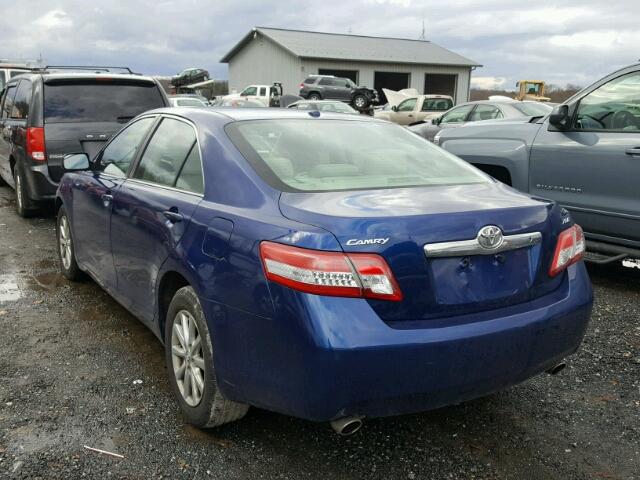 4T1BK3EK7BU609477 - 2011 TOYOTA CAMRY SE BLUE photo 3