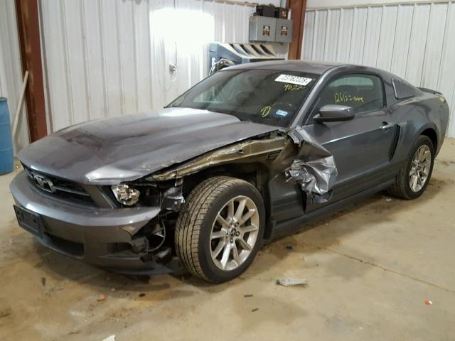 1ZVBP8AN1A5119822 - 2010 FORD MUSTANG SILVER photo 2