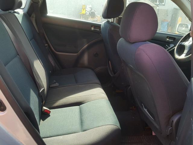 2T1KR32E05C384111 - 2005 TOYOTA MATRIX SILVER photo 6