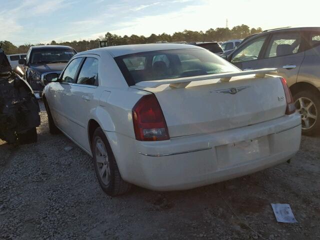 2C3JA53G65H614372 - 2005 CHRYSLER 300 TOURIN WHITE photo 3