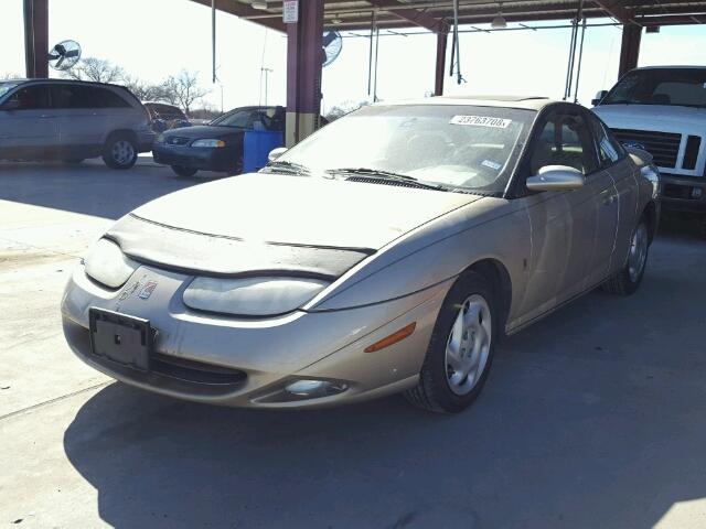 1G8ZY12741Z240028 - 2001 SATURN SC2 GOLD photo 2
