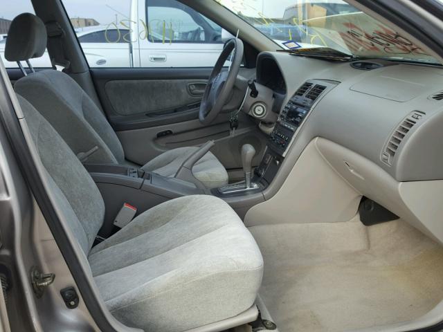 JN1CA31D01T620198 - 2001 NISSAN MAXIMA GXE BEIGE photo 5