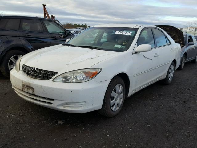 4T1BE32K02U080997 - 2002 TOYOTA CAMRY LE WHITE photo 2