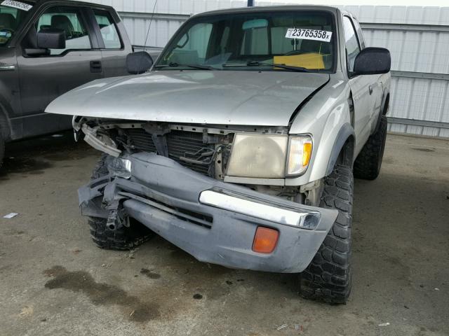 4TAWN72N6YZ595596 - 2000 TOYOTA TACOMA XTR SILVER photo 2