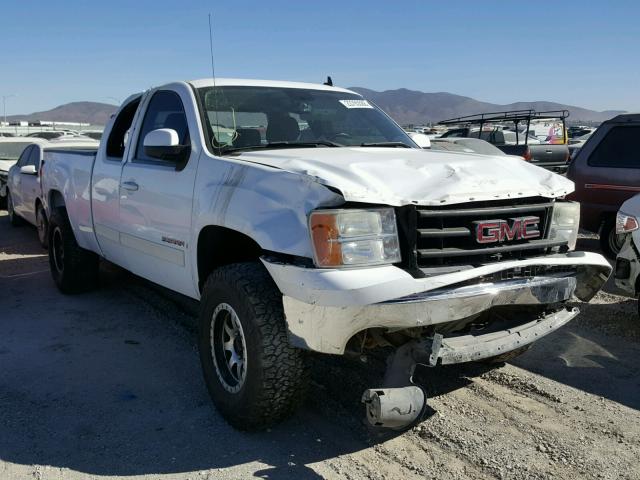 1GTEC19J98Z307916 - 2008 GMC SIERRA C15 WHITE photo 1