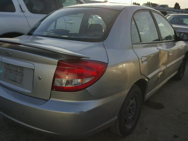 KNADC125046309698 - 2004 KIA RIO SILVER photo 4