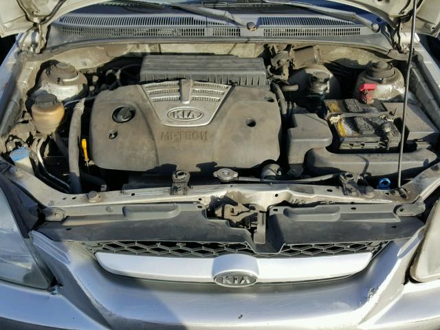 KNADC125046309698 - 2004 KIA RIO SILVER photo 7