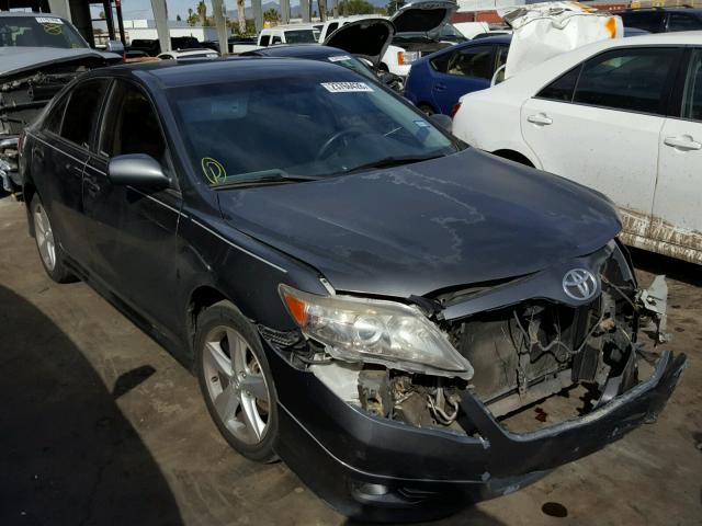 4T1BF3EK3BU772678 - 2011 TOYOTA CAMRY BASE GRAY photo 1