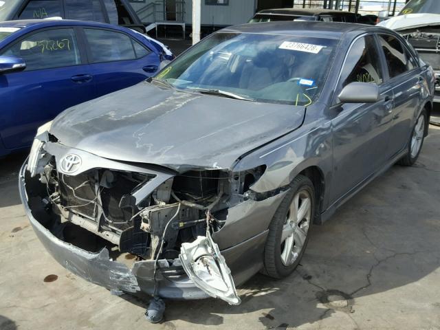 4T1BF3EK3BU772678 - 2011 TOYOTA CAMRY BASE GRAY photo 2