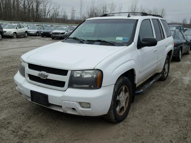 1GNDT13S562271877 - 2006 CHEVROLET TRAILBLAZE WHITE photo 2