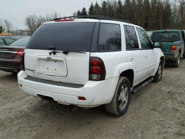 1GNDT13S562271877 - 2006 CHEVROLET TRAILBLAZE WHITE photo 4