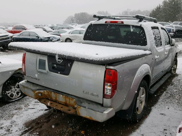 1N6AD07W77C438636 - 2007 NISSAN FRONTIER C SILVER photo 4