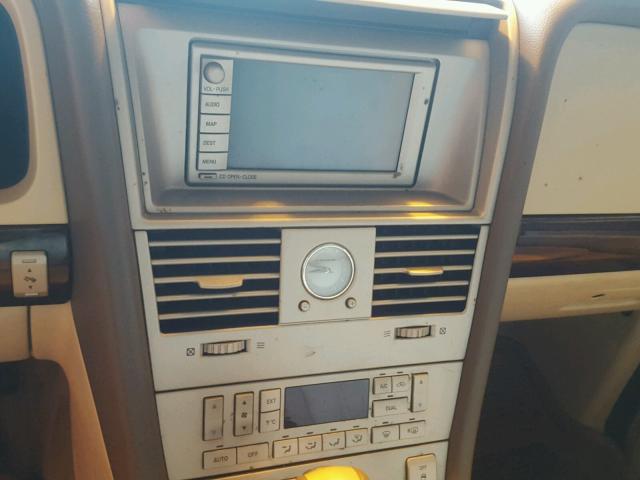 5LMEU88HX4ZJ15993 - 2004 LINCOLN AVIATOR 银色 照片 9