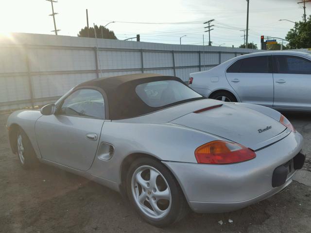 WP0CA2983YU622563 - 2000 PORSCHE BOXSTER SILVER photo 3