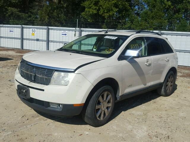 2LMDU88C97BJ09777 - 2007 LINCOLN MKX WHITE photo 2