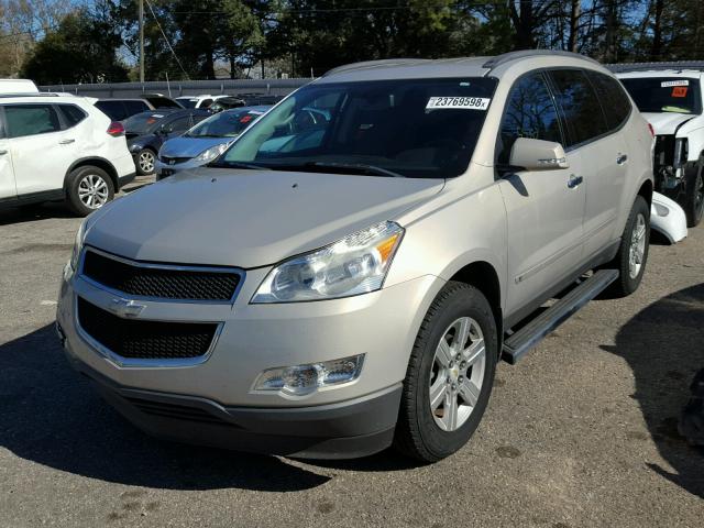 1GNLRFED4AS120043 - 2010 CHEVROLET TRAVERSE L SILVER photo 2