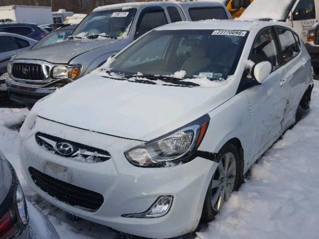 KMHCU5AE5DU130973 - 2013 HYUNDAI ACCENT GLS WHITE photo 2