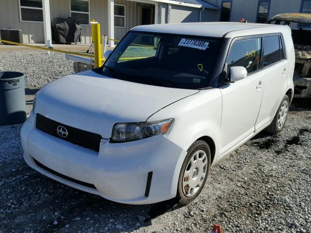 JTLKE50E181015877 - 2008 TOYOTA SCION XB WHITE photo 2