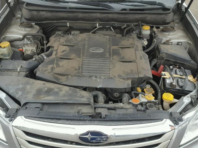 4S4BRDCC5B2383660 - 2011 SUBARU OUTBACK 3. GRAY photo 7