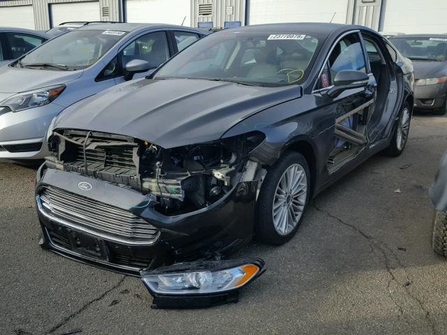 3FA6P0T99GR290819 - 2016 FORD FUSION SE GRAY photo 2