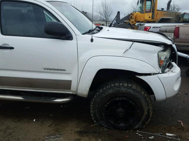 5TEMU52N66Z159447 - 2006 TOYOTA TACOMA DOU WHITE photo 9