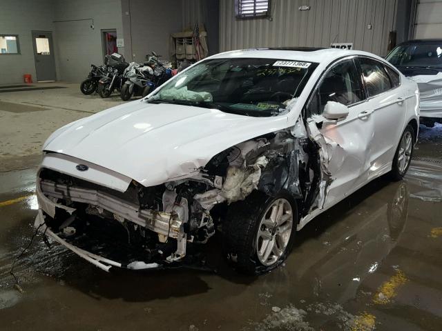 1FA6P0HDXE5405392 - 2014 FORD FUSION SE WHITE photo 2