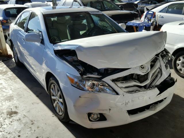 4T1BK3EK2BU623366 - 2011 TOYOTA CAMRY SE WHITE photo 1