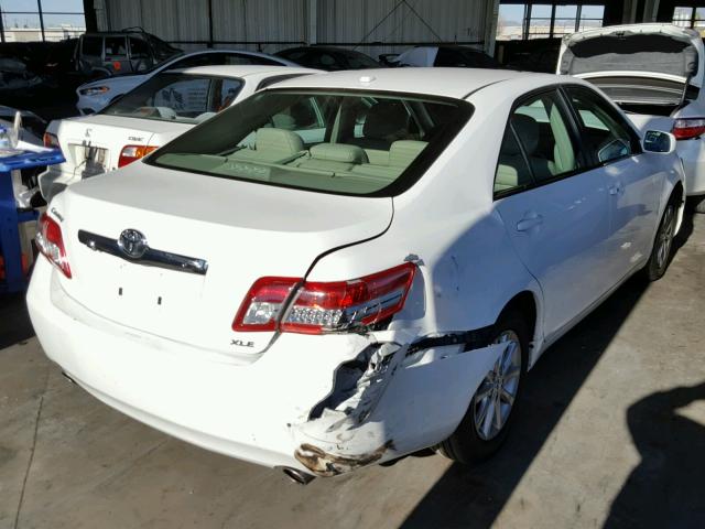 4T1BK3EK2BU623366 - 2011 TOYOTA CAMRY SE WHITE photo 4