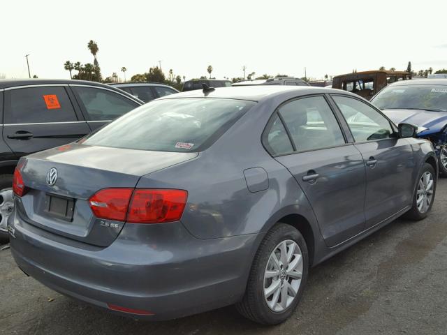 3VWDZ7AJ3BM376972 - 2011 VOLKSWAGEN JETTA SE GRAY photo 4