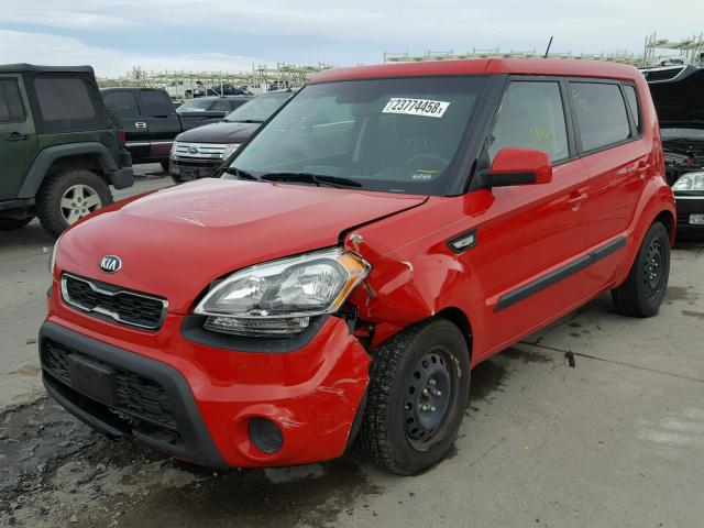 KNDJT2A53D7628634 - 2013 KIA SOUL RED photo 2