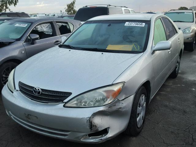 JTDBE32K830240069 - 2003 TOYOTA CAMRY LE SILVER photo 2