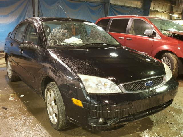 1FAHP34N17W130176 - 2007 FORD FOCUS ZX4 BLACK photo 1