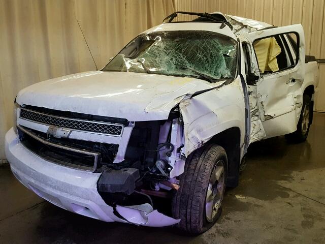 3GNFK12328G129499 - 2008 CHEVROLET AVALANCHE WHITE photo 2