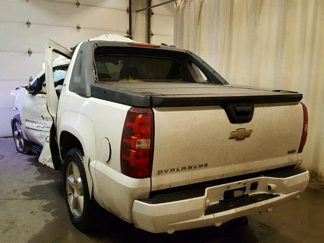 3GNFK12328G129499 - 2008 CHEVROLET AVALANCHE WHITE photo 3