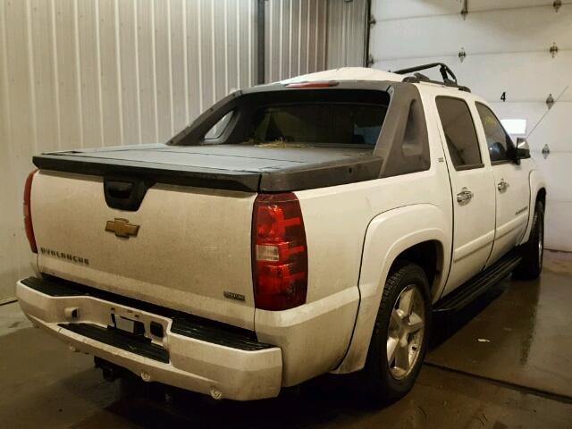 3GNFK12328G129499 - 2008 CHEVROLET AVALANCHE WHITE photo 4