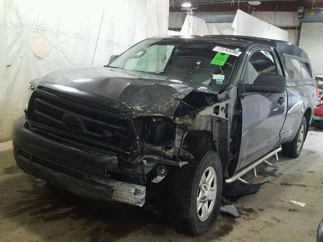 5TFLU5F10CX027130 - 2012 TOYOTA TUNDRA GRAY photo 2