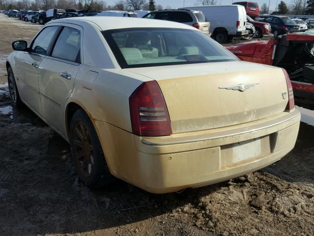 2C3AA63H75H608370 - 2005 CHRYSLER 300C WHITE photo 3