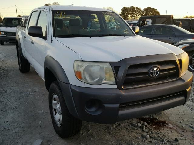 5TEKU72N37Z325928 - 2007 TOYOTA TACOMA DOU WHITE photo 1