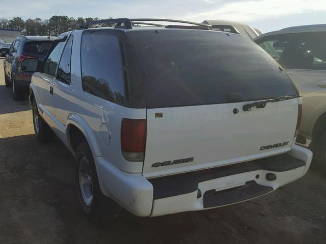 1GNCS18W4YK265713 - 2000 CHEVROLET BLAZER WHITE photo 3