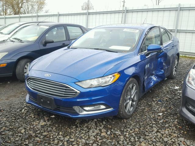 3FA6P0LU8HR325372 - 2017 FORD FUSION SE BLUE photo 2