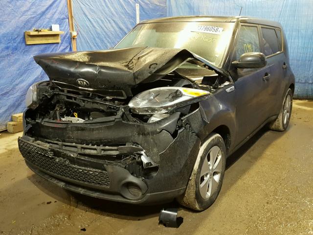 KNDJN2A29G7371404 - 2016 KIA SOUL BLACK photo 2