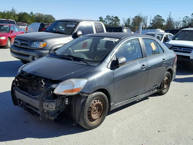 JTDBT923371008884 - 2007 TOYOTA YARIS GRAY photo 2