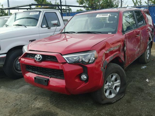 JTEBU5JR6H5448129 - 2017 TOYOTA 4RUNNER SR RED photo 2