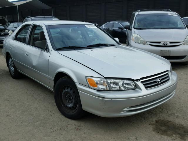 JT2BG22K4Y0463651 - 2000 TOYOTA CAMRY CE SILVER photo 1