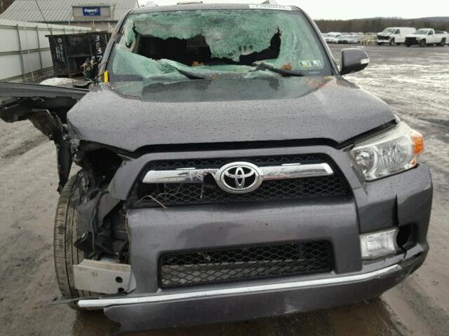 JTEBU5JR9B5039601 - 2011 TOYOTA 4RUNNER SR CHARCOAL photo 9