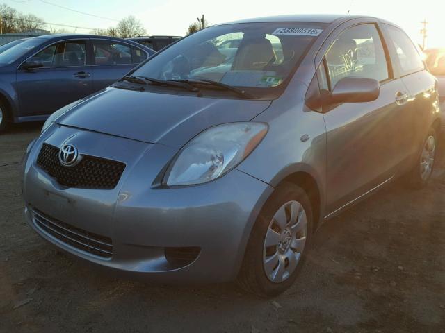 JTDJT923885201053 - 2008 TOYOTA YARIS SILVER photo 2