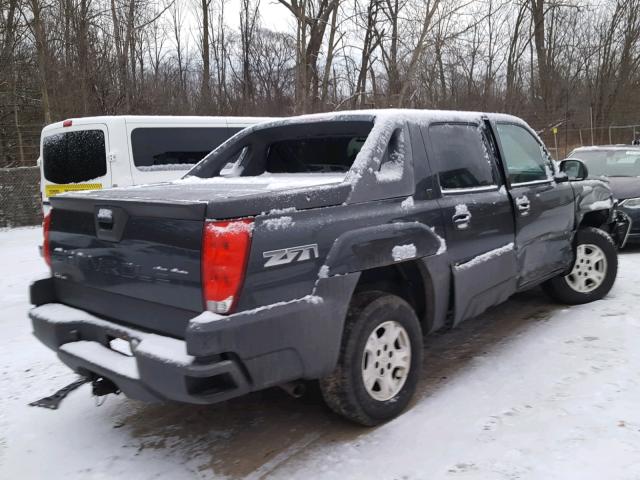 3GNEK12Z65G274458 - 2005 CHEVROLET AVALANCHE GRAY photo 4