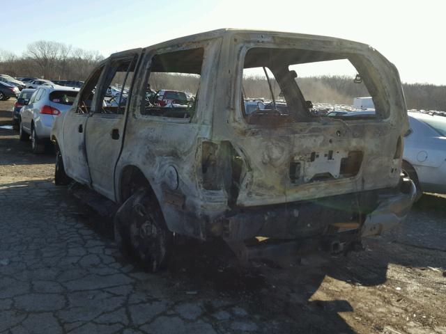 5LMFU28R12LJ11972 - 2002 LINCOLN NAVIGATOR BURN photo 3