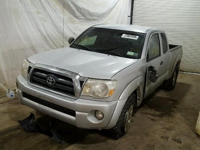 5TEUU42N09Z627106 - 2009 TOYOTA TACOMA ACC SILVER photo 2