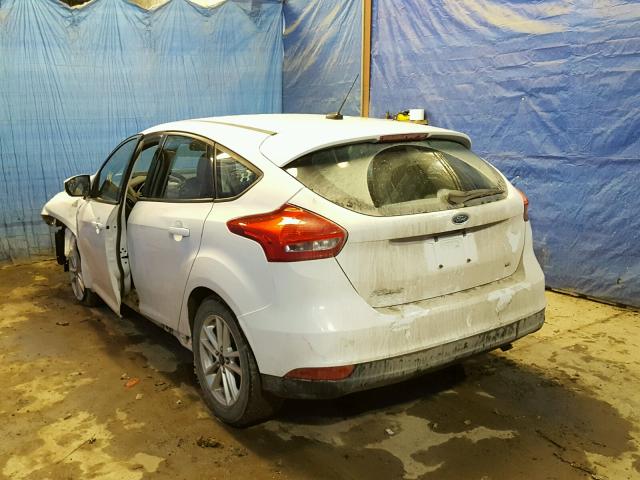 1FADP3K22FL249913 - 2015 FORD FOCUS SE WHITE photo 3